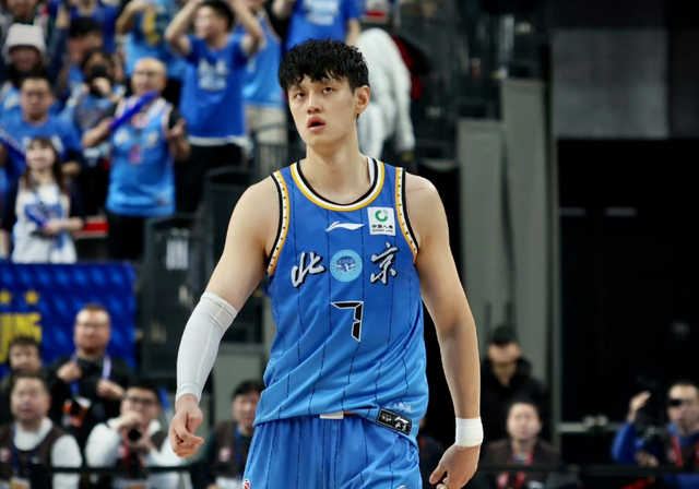 万向娱乐客户端-北京首钢VS北控男篮！曾凡博复出，张庆鹏背水一战，央视直播