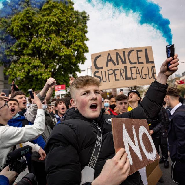 万向娱乐-观众不再专注，豪门难以为继，我们该为足球担心吗？