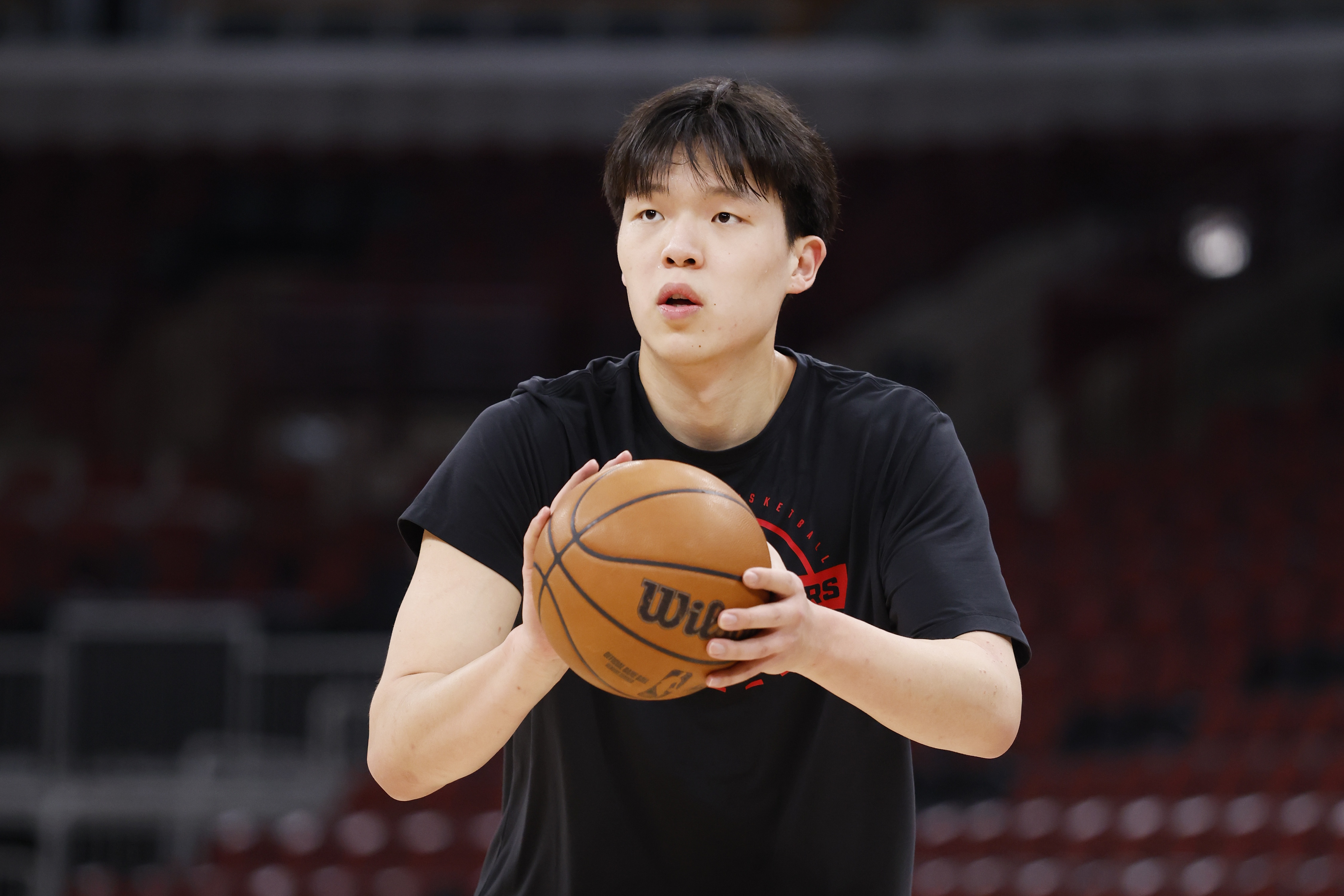 万向娱乐客户端-杨瀚森谈面对质疑：先成为自己 别被外界声音左右